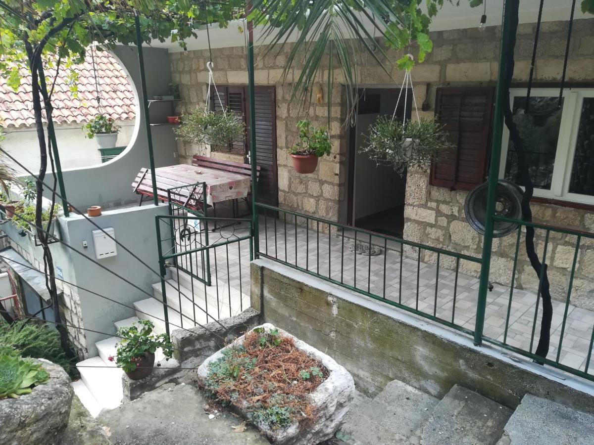 Apartmani Maruncic Омиш Экстерьер фото